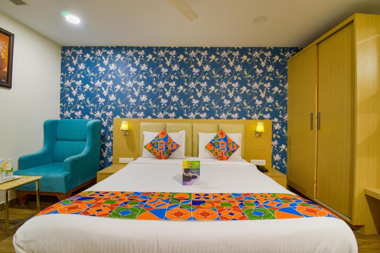 Hotel Raintr33 Hyderabad Eksteriør billede