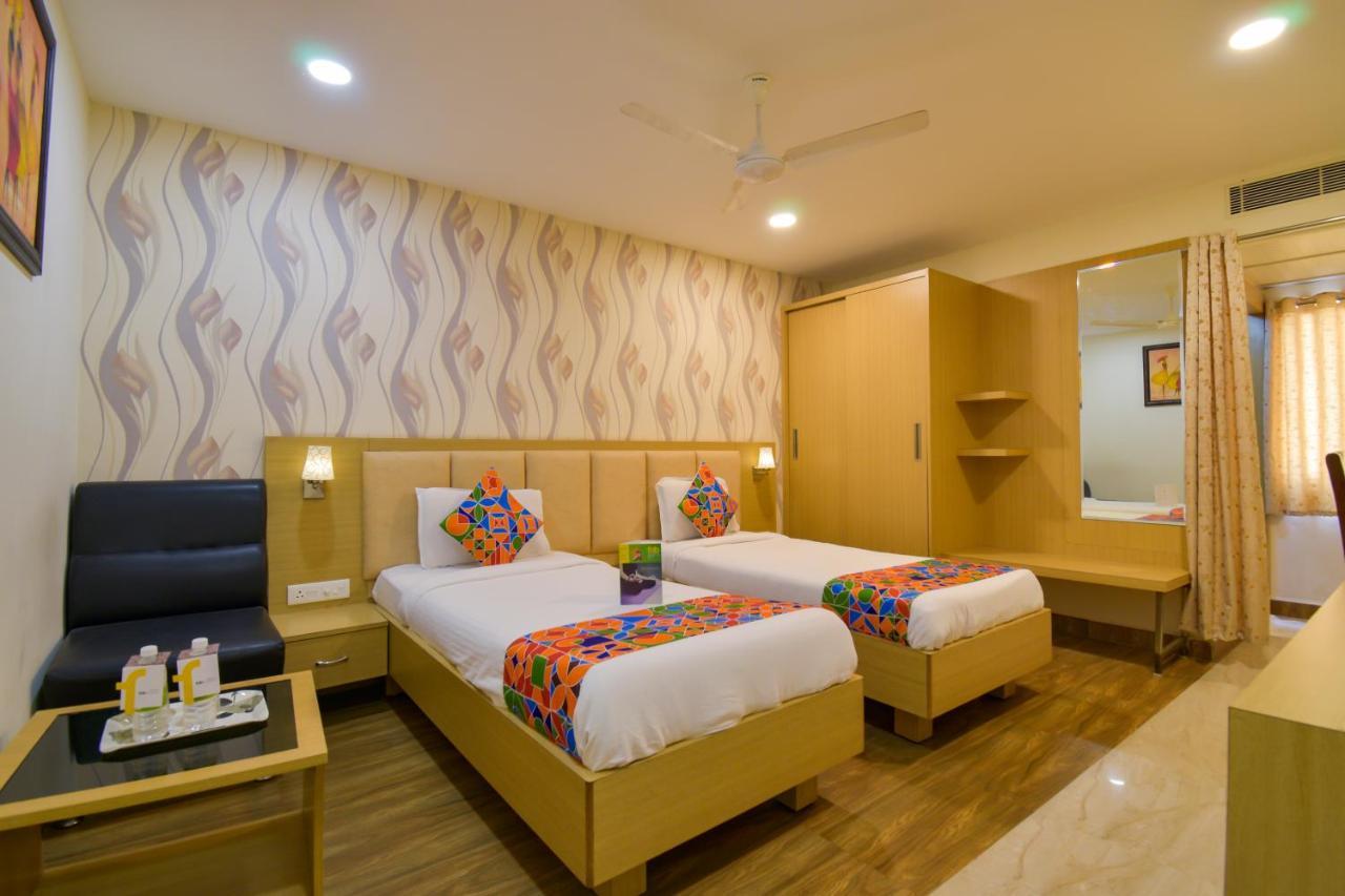 Hotel Raintr33 Hyderabad Eksteriør billede
