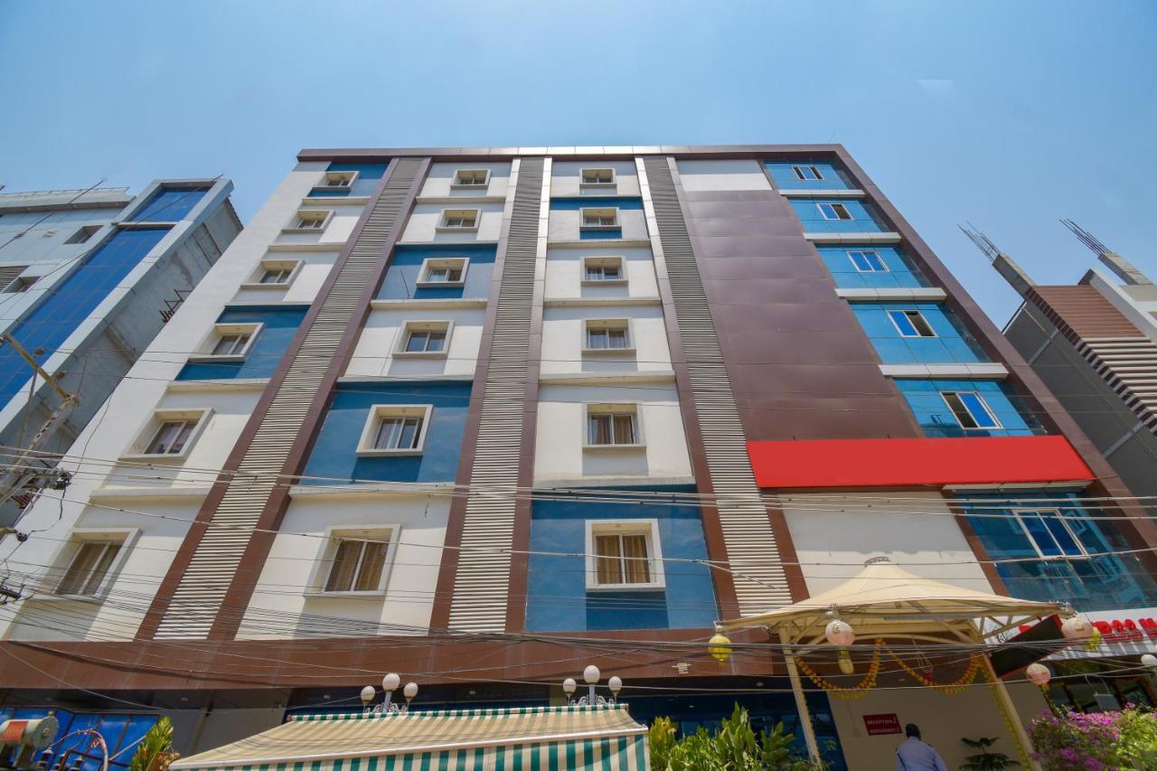 Hotel Raintr33 Hyderabad Eksteriør billede