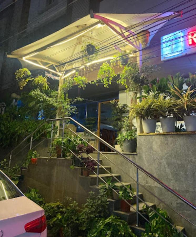 Hotel Raintr33 Hyderabad Eksteriør billede
